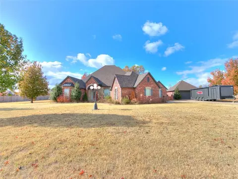 211 Cambrye Dr, Tuttle, OK 73089 photo 4