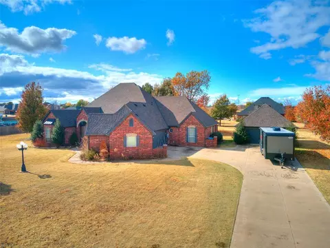 211 Cambrye Dr, Tuttle, OK 73089