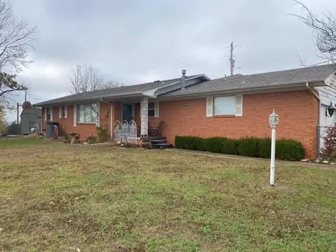1201 Wilshire Blvd, Lindsay, OK 73052