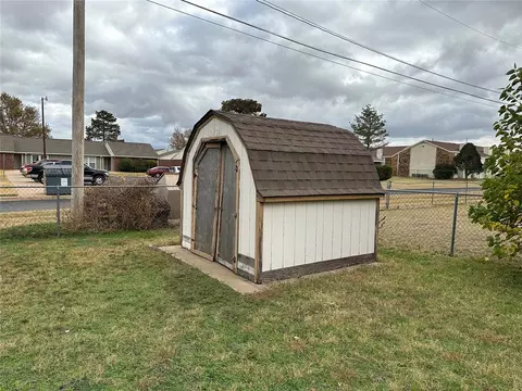1216 Inis St, Altus, OK 73521 photo 14
