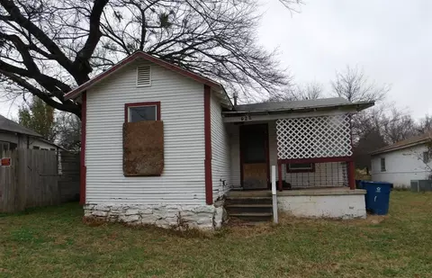 622 E 12th St, Chandler, OK 74834