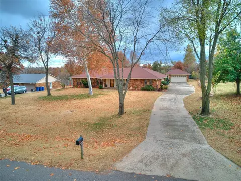 13704 Woodthrush Dr, Choctaw, OK 73020