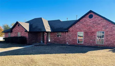 222 NE 9th St, Blanchard, OK 73010
