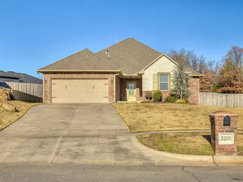 2201 Paraiso Way, Edmond, OK 73034