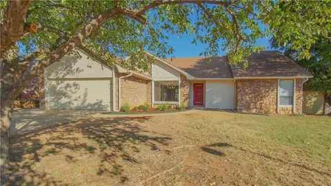 907 Northbrook Ave, Edmond, OK 73034