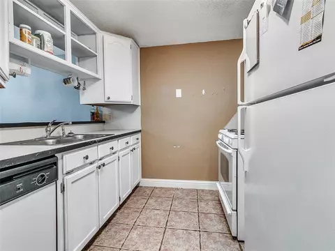 2118 Westmore Dr, Moore, OK 73170 photo 9