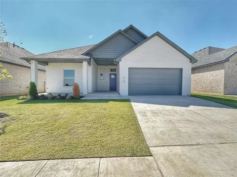 8100 NW 152nd St, Edmond, OK 73013
