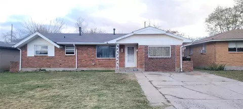 720 SW 3rd St, Moore, OK 73160