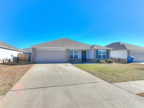1405 Sandstone Dr, Noble, OK 73068