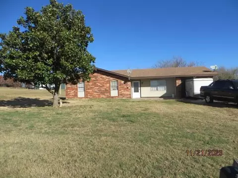 197 Waterfront Dr, Ninnekah, OK 73067