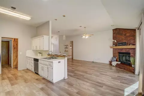 2105 Timberview Dr, Edmond, OK 73013 photo 9