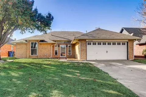 2105 Timberview Dr, Edmond, OK 73013