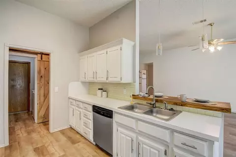 2105 Timberview Dr, Edmond, OK 73013 photo 12