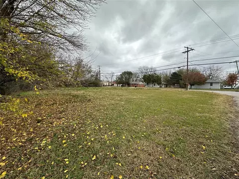 521 E Washington St, Tecumseh, OK 74873 photo 3