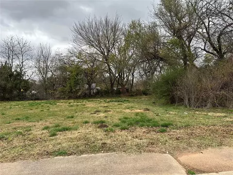 521 E Washington St, Tecumseh, OK 74873 photo 2