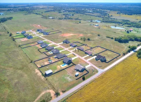 11610 Carefree Ln, Shawnee, OK 74804