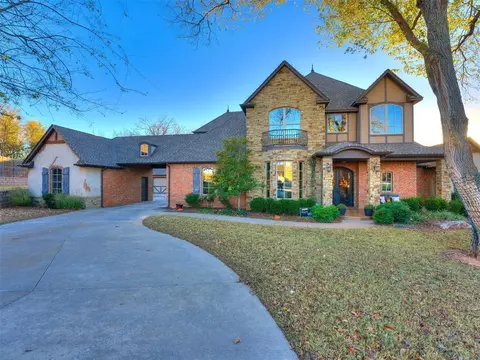 2901 Lakeshire Ridge Way, Edmond, OK 73034
