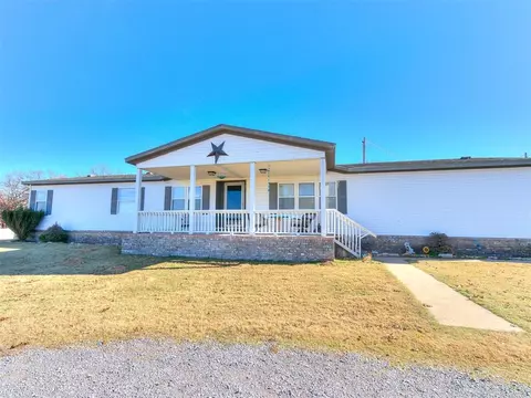 9944 Forest Hills Dr, Harrah, OK 73045