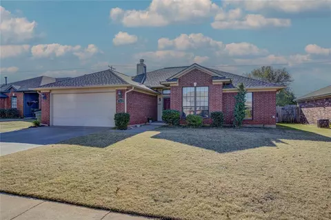 2812 Sandstone Dr, Norman, OK 73071 photo 2