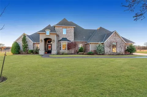 3575 Joshua Ln, Moore, OK 73160