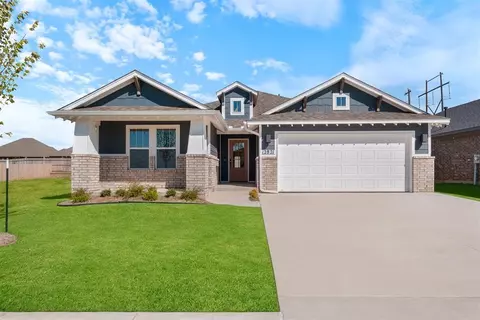 12821 NW 4th St, Yukon, OK 73099