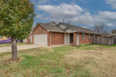 617 Stoneridge Rd, Moore, OK 73160