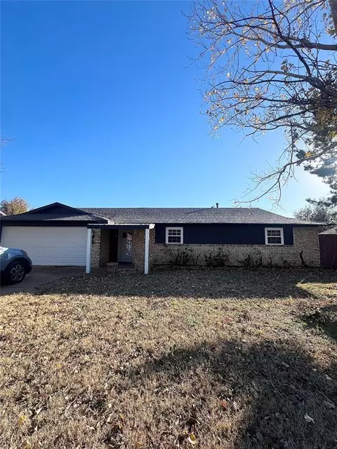 2313 W Cherokee Strip St, Altus, OK 73521