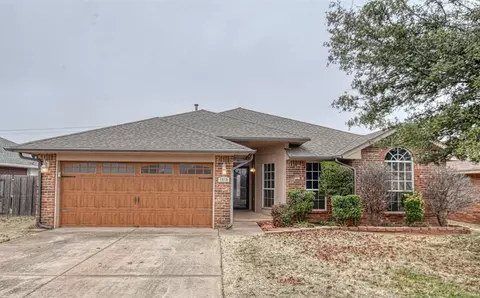 1419 Cherokee Ln, Blanchard, OK 73010