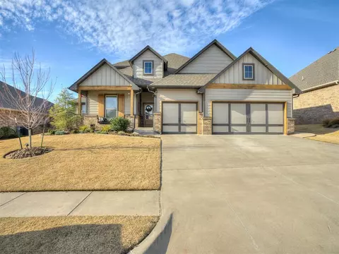 3041 Hunter Crest Dr, Edmond, OK 73034