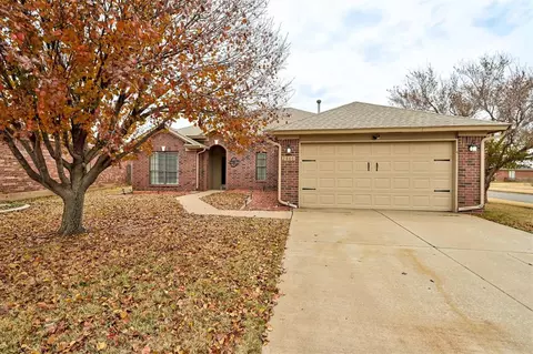 2401 NW 163rd St, Edmond, OK 73013