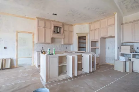 9300 Taggert Ln, Yukon, OK 73099