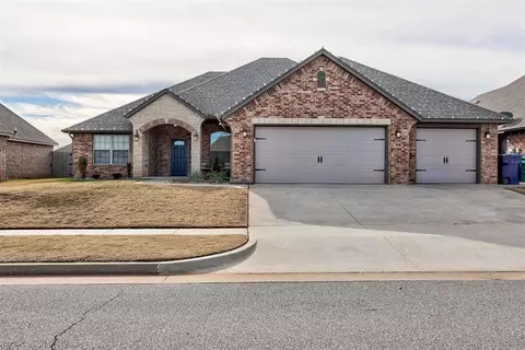 11220 SW 41st Ter, Mustang, OK 73064