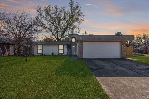 1808 Oakhollow Dr, Norman, OK 73071