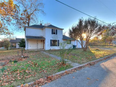 1721 E 10th St, Shawnee, OK 74801