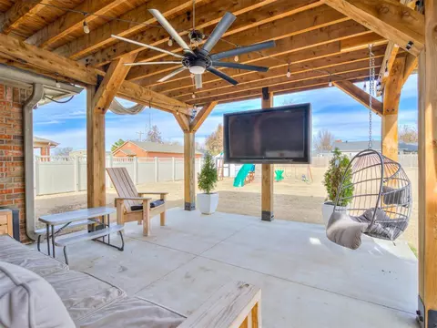 203 Southpointe Ave, Tuttle, OK 73089 photo 6
