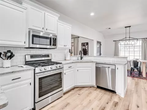 203 Southpointe Ave, Tuttle, OK 73089 photo 3