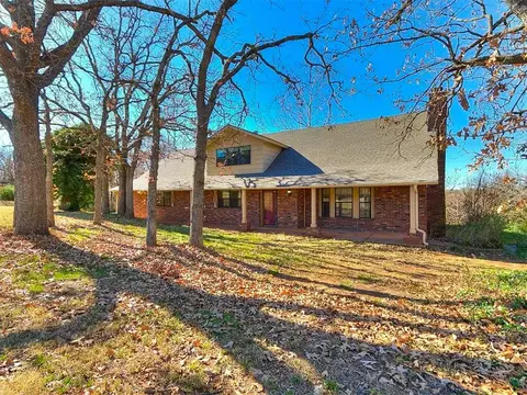9901 Woodview Dr, Oklahoma City, OK 73165