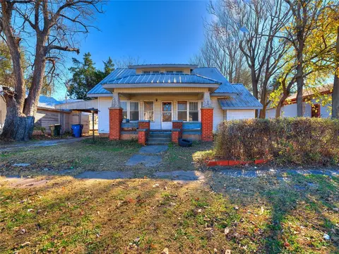 623 W Minnesota Ave, Chickasha, OK 73018