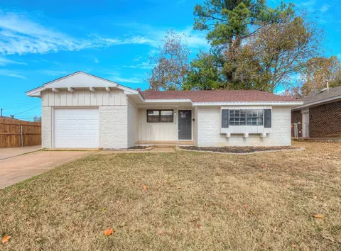 1117 W Woodcrest Ave, Midwest City, OK 73110