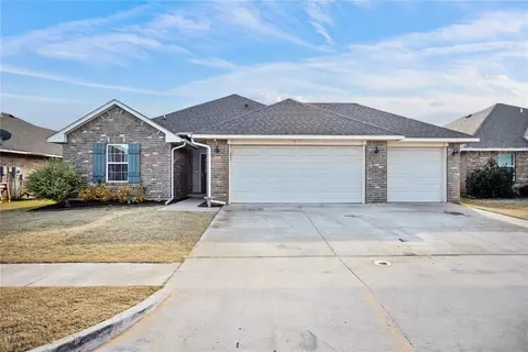 11100 SW 33rd St, Yukon, OK 73099