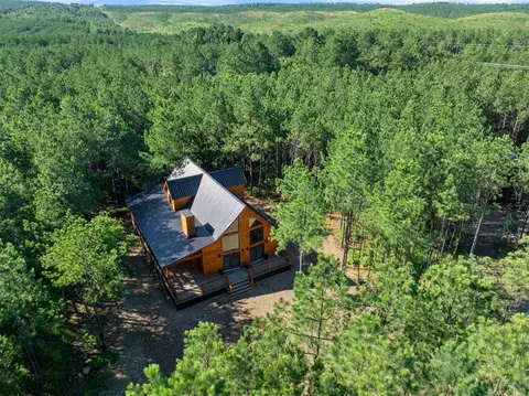 124 Bear Elm Trl, Broken Bow, OK 74728