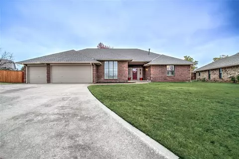 5906 Waterwood Cir, Warr Acres, OK 73132