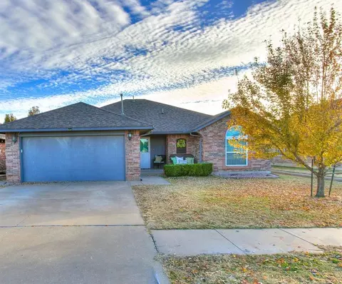 11516 SW 10th St, Yukon, OK 73099