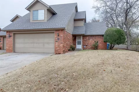 12 Coventry Ct, Edmond, OK 73012