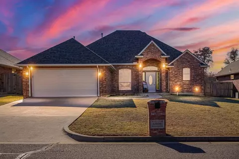 11208 Stone Ridge Ln, Midwest City, OK 73130