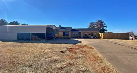 900 S Ll Males Ave, Cheyenne, OK 73628
