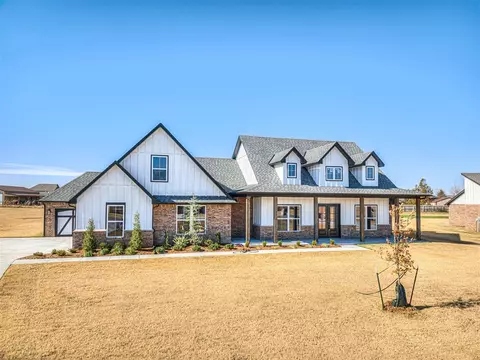 2113 Dax Ln, Goldsby, OK 73093