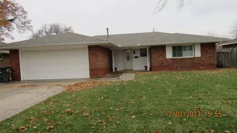 2514 Indian Dr, Enid, OK 73703