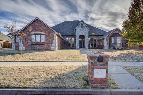 508 NW 156th Cir, Edmond, OK 73013