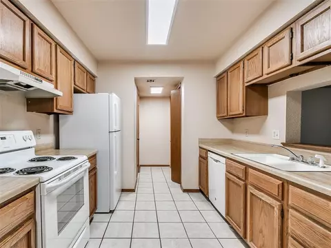 11427 Springhollow Rd #1505, Oklahoma City, OK 73120
